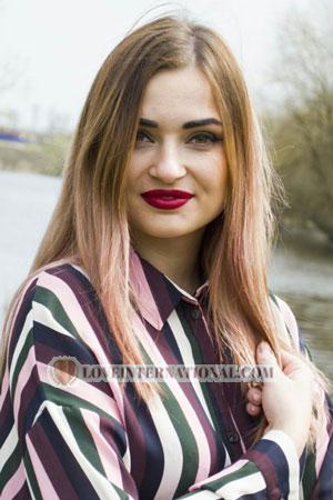 186479 - Viktoriia Age: 27 - Ukraine