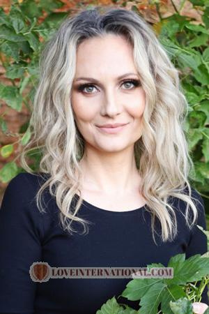 222277 - Alla Age: 45 - Ukraine